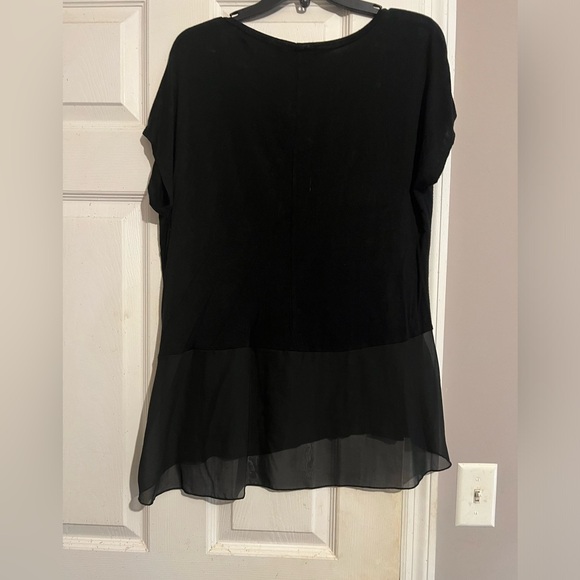 B.L.E.U. PXL High-low cap sleeve top. New with out tags - Picture 2 of 3